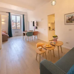  Apartment 06a3 - Lovely In The Heart Of Old